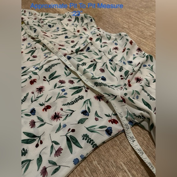 C&E Floral Blouse - Picture 10 of 11